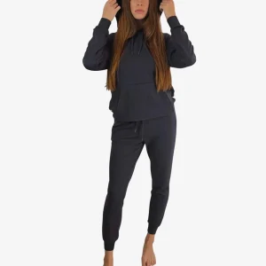 Tuta sportiva con cappuccio: confort e stile per l'allenamento