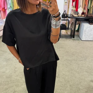 T-shirt manica corta nera satin ay