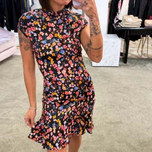 Abito swami corto MAR DE MARGARITAS nero con fiorellini