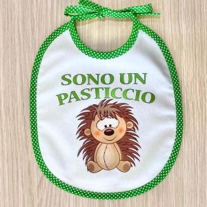 Bavetta con scritta “SONO UN PASTICCIO”