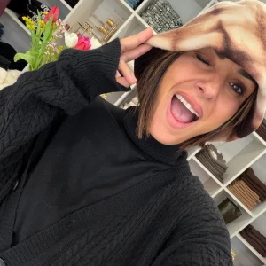 Cappello cloche marrone tie-dye