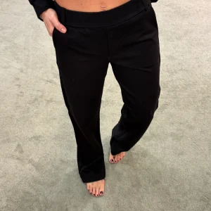 Joggers neri effetto pantalone  classico in viscosa sy