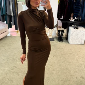 Abito lupetto tubino moka con arricciature gl