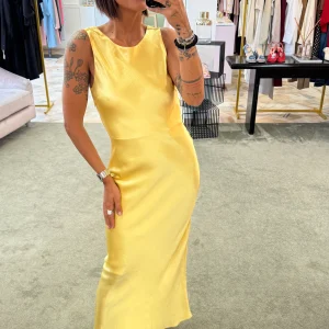Abito lungo giallo in satin sl