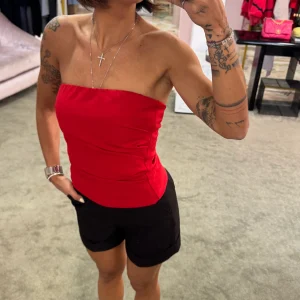 Top fascia rosso con arricciatura tessuto classico