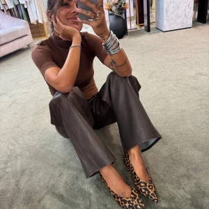 Décolleté leopardata tacco kitten