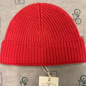 Berretto Chiarelli a coste fine in puro cashmere rosso