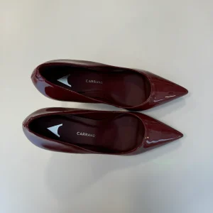 Décolleté in vernice rosso mattone